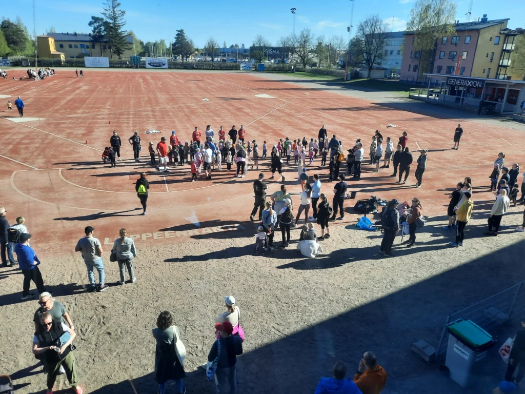 Pesä Ysit ja Valoo kaksivuotiseen yhteistyöhön – nuorten tunnetaitojen kehittäminen keskiössä myös juhlavuonna